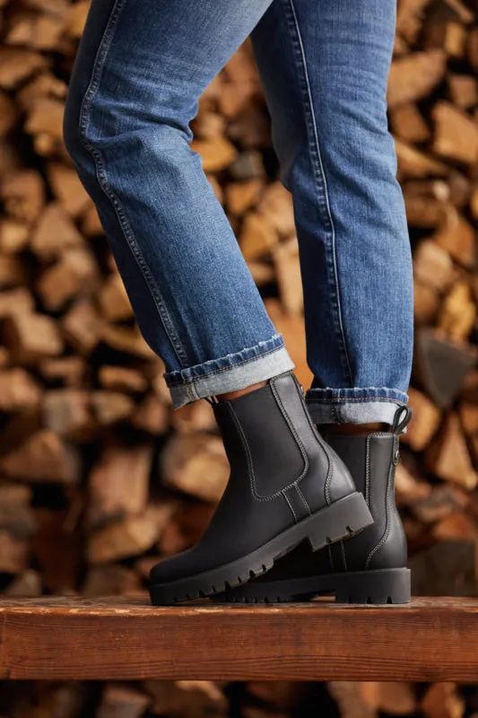 Ariat Women's Wexford Lug Waterproof Leather Chelsea Boot Jet Black