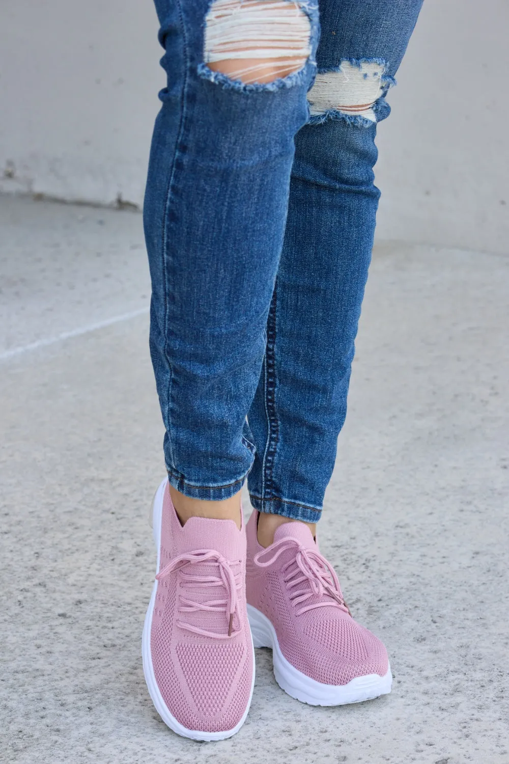 Forever Link Breathable Mesh Lace-up Round Toe Athletic Sneakers