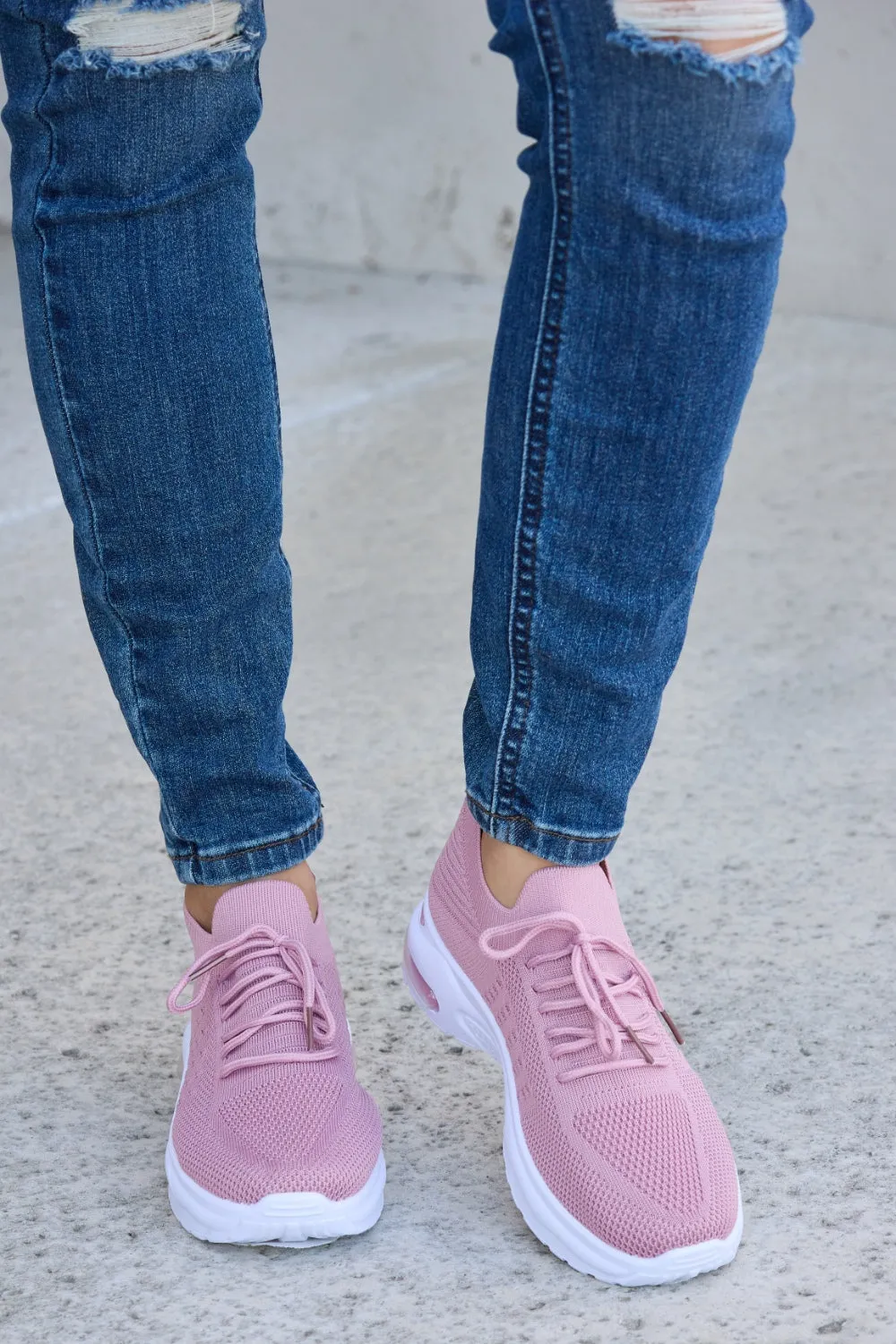 Forever Link Breathable Mesh Lace-up Round Toe Athletic Sneakers