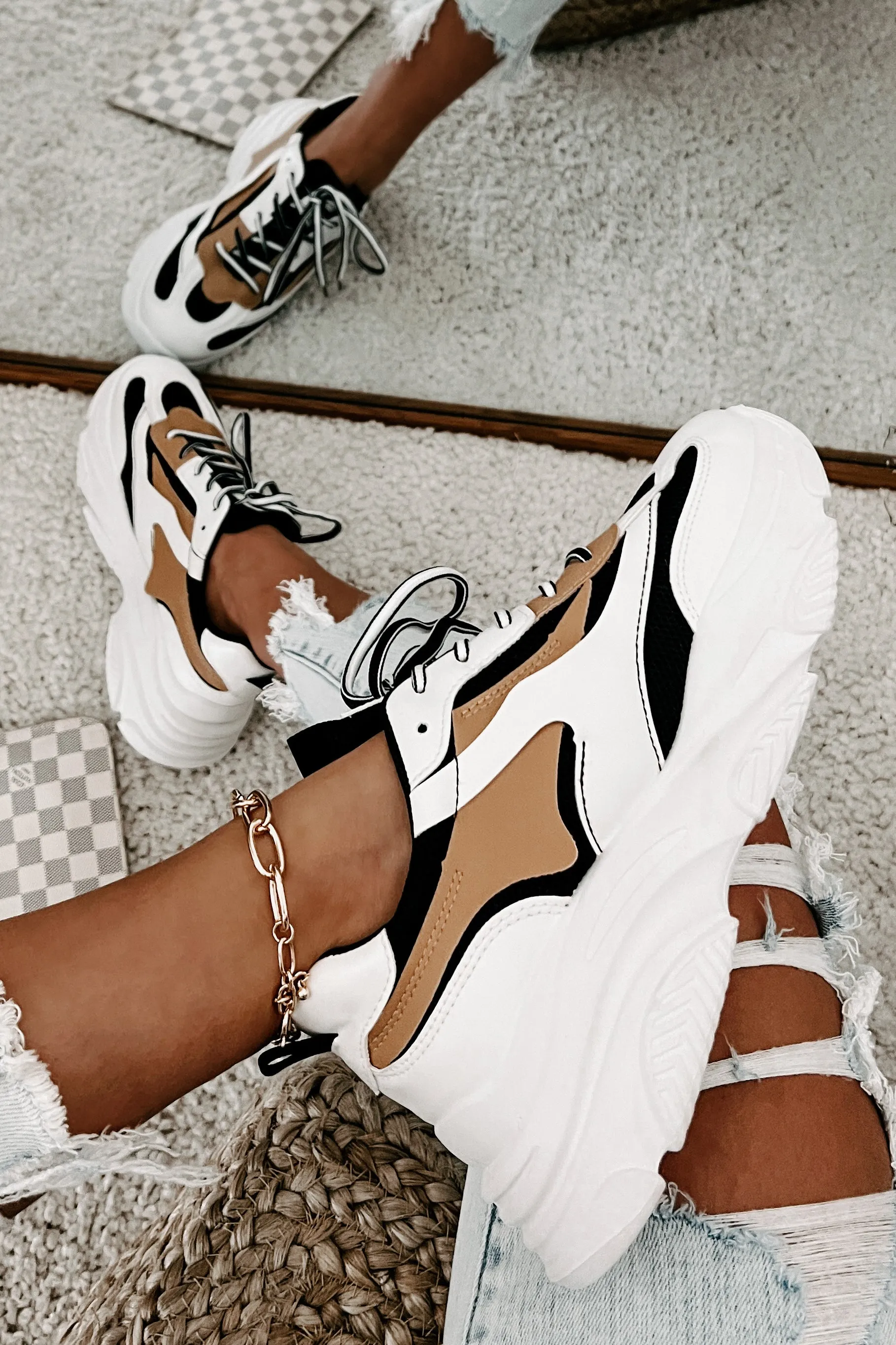 Trend Tracker Chunky Dad Sneakers (Black/White/Tan)