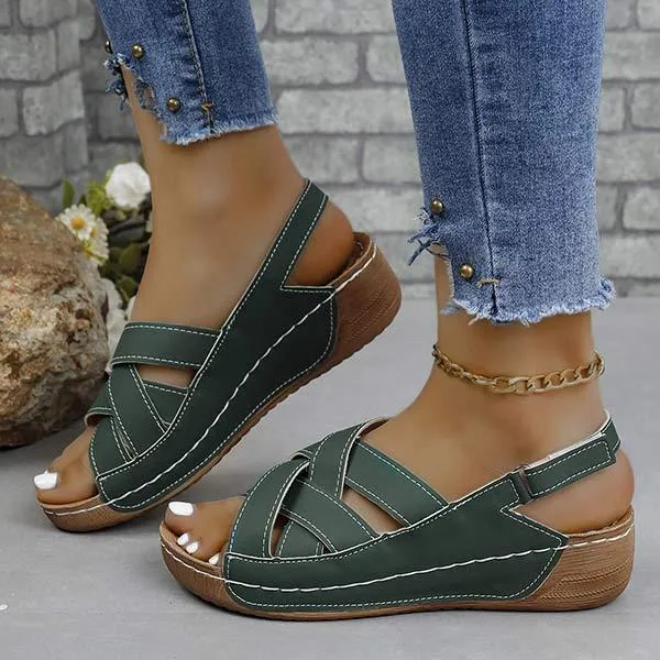Women's Platform Sandals with Buckled Fish Mouth and Wedge Heel 41008607C